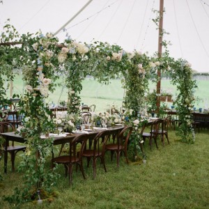 charming-lakeside-wedding-with-garden-party-style