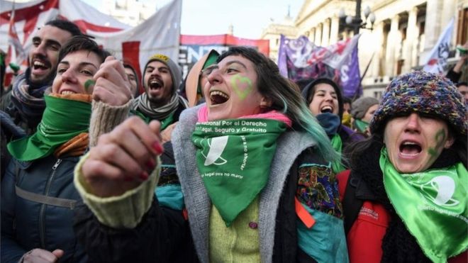 Argentina steps closer to legalising abortion