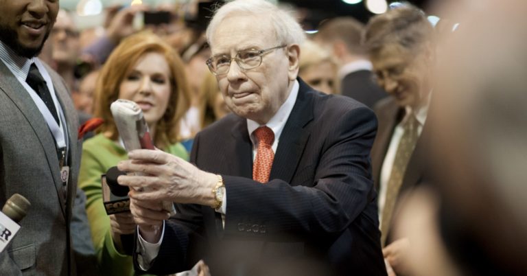 Warren Buffett loves his newspapers, he just wants someone else to manage them for him