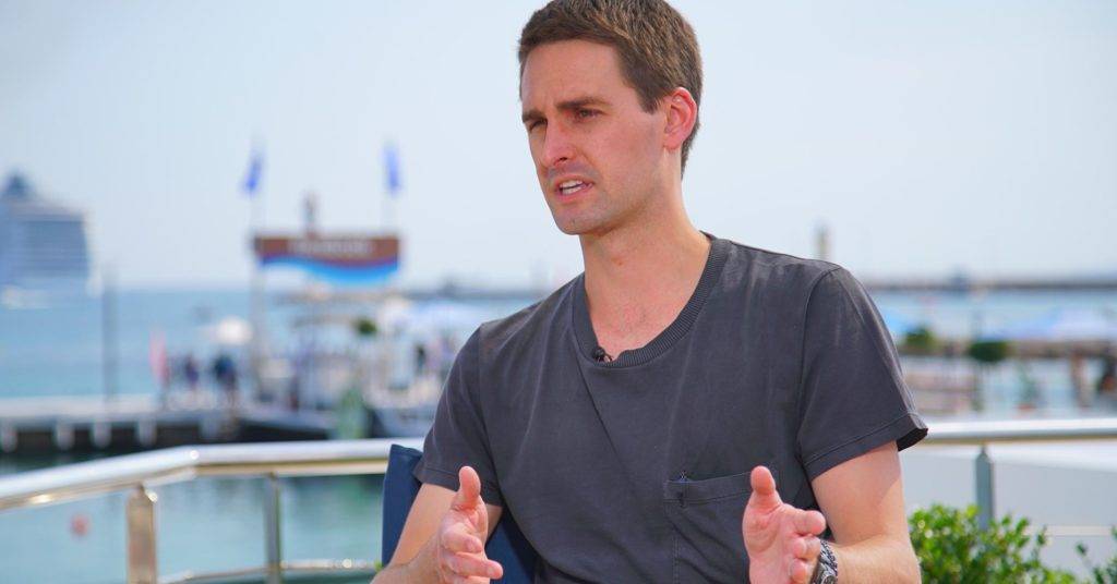 Snap hits a new low, closing the day under $5 per share for the first time 2 snap hits a new low closing the day under 5 per share for the first time