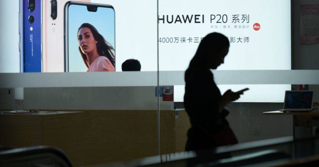 uk defense minister admits grave concerns over huawei 5g equipment