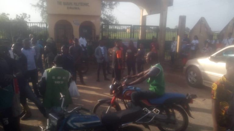 Students shut down Ibarapa Polytechnic over non-mobilisation for NYSC [PHOTOS]