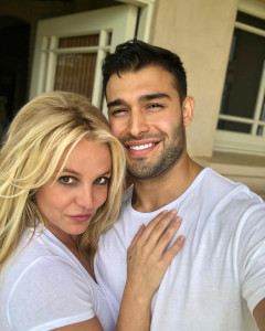 Britney Spears Gushes Over BF Sam Asghari Amid Conservatorship Drama