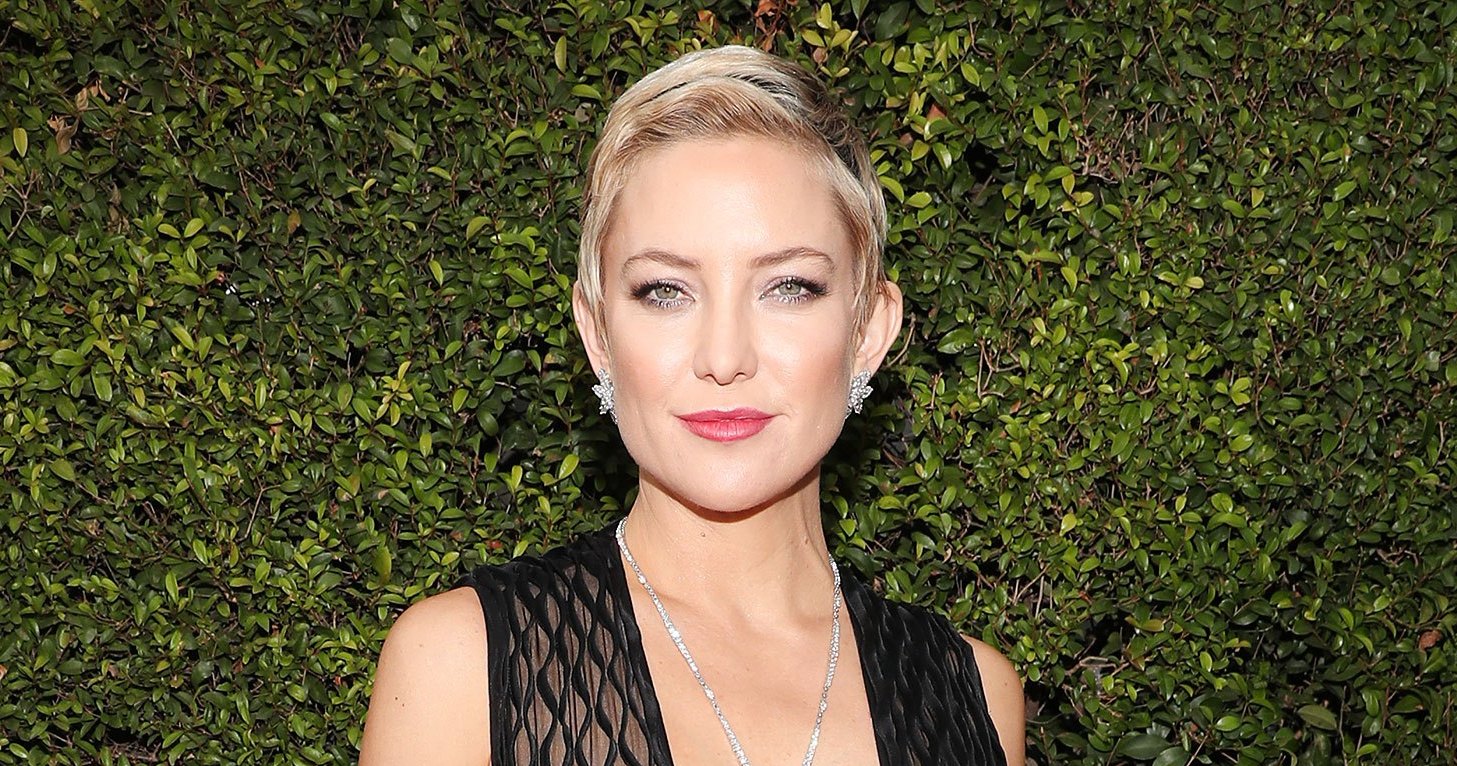 Hot Mama! Kate Hudson Flashes Killer Post-Pregnancy Abs in ...