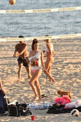 alessandra ambrosio plays beach volleyball with friends on santa monica beach 2