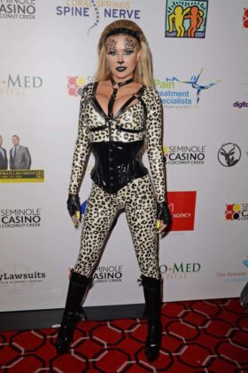 carmen electra fright nights halloween costume party in coconut creek 5