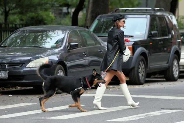 emily ratajkowski in white boots and black leather coat walking her dog colombo in new york 5