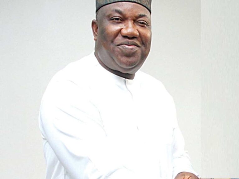 Nigeria news : Enugu workers hail Ugwuanyi on security, road maintenance