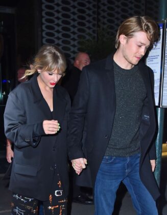 taylor swift leaving the snf after party with her boyfriend in new york city 5