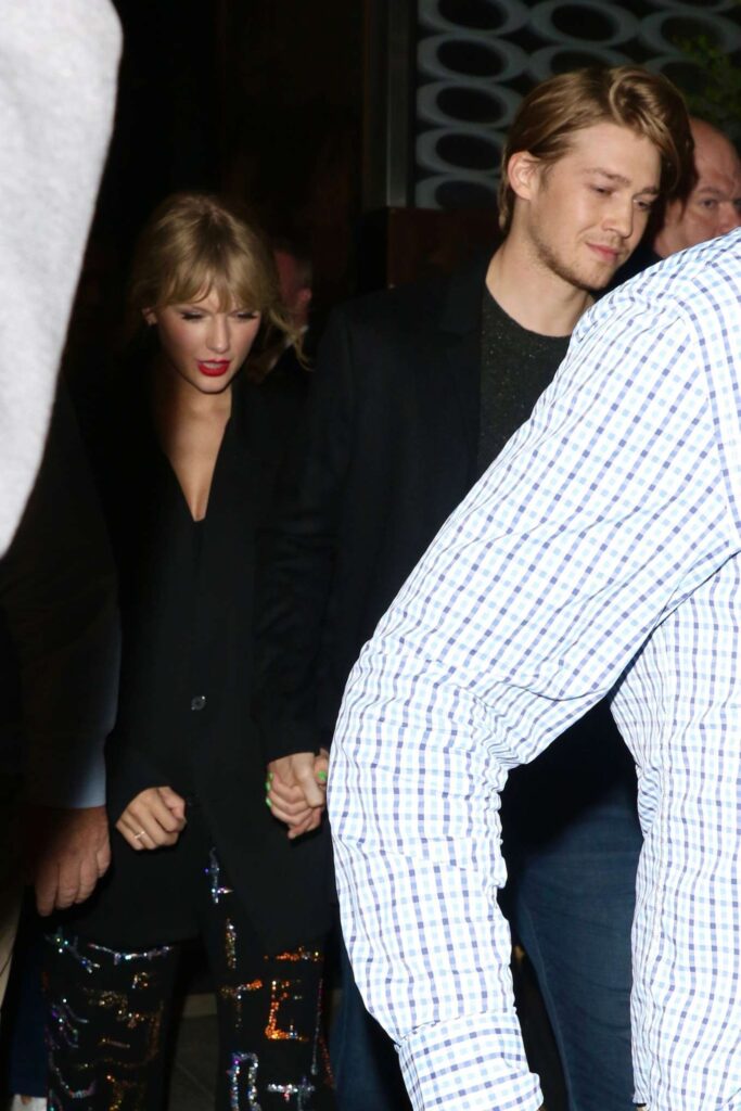 taylor swift leaving the snf after party with her boyfriend in new york city