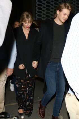 Taylor Swift – Leaving the SNF after-party with her boyfriend in New York City