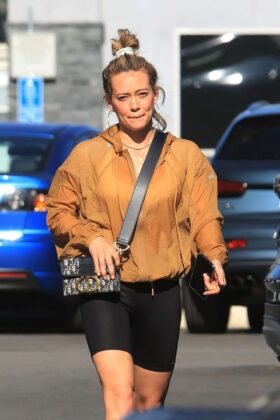 hilary duff in long coat out in los angeles 22