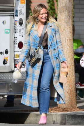 hilary duff in long coat out in los angeles 7
