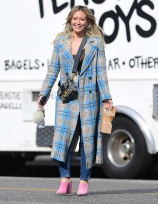 hilary duff in long coat out in los angeles 8