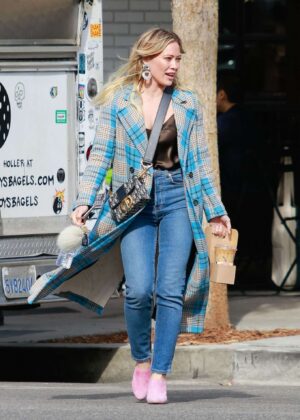hilary duff in long coat out in los angeles 9