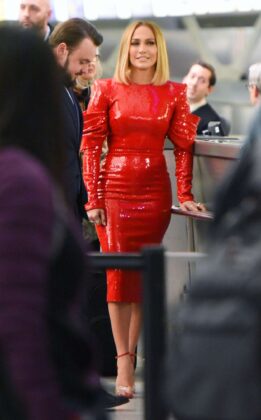 jennifer lopez filming marry me at jfk airport in new york 4