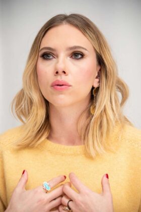 scarlett johansson marriage story press conference in los angeles 3