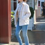 selena gomez at the brentwood country mart 10