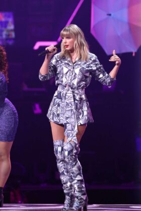 taylor swift performs on stage during the gala of alibaba in shanghai 17
