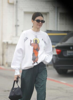 kendall jenner out for lunch in beverly hills 13