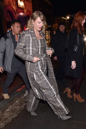 taylor swift out in park city 7