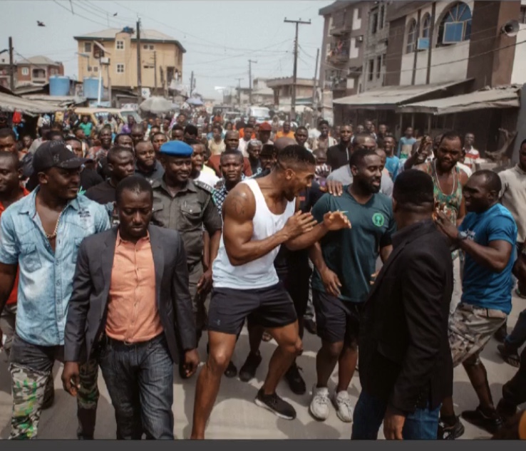 Joshua Visits Makoko Community, Hands Over His Heavyweight Belts To Kids In Order To Inspire Them (Photos)