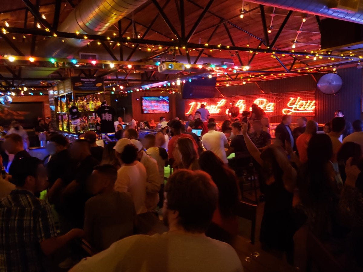 breaking news a dozen texas bars temporarily lose alcohol licenses for not following coronavirus protocols