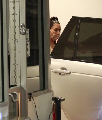 kim kardashian leaving an office building in los angeles 3