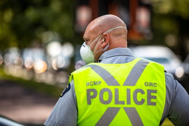 RCMP faces criticism over mask policy for bearded front-line officers