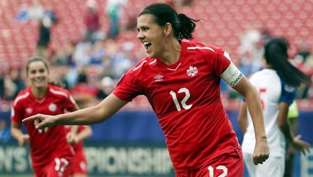 Christine Sinclair nets 2nd Bobbie Rosenfeld Award with record-breaking year