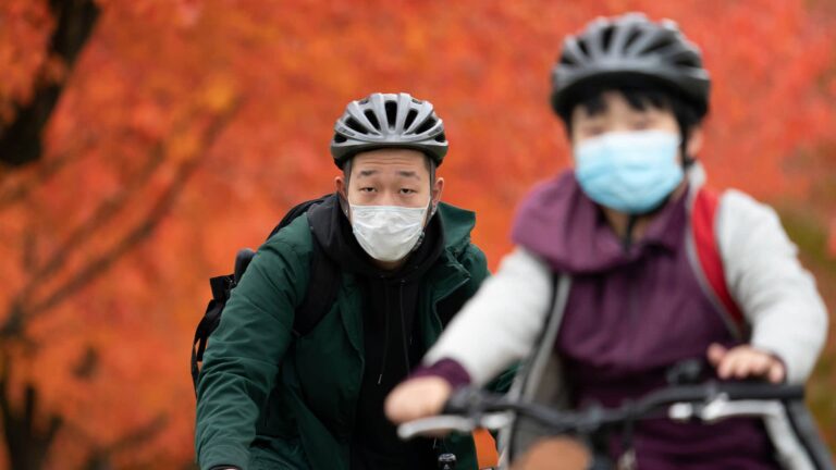 Cold weather brings wet masks and other pandemic-related challenges