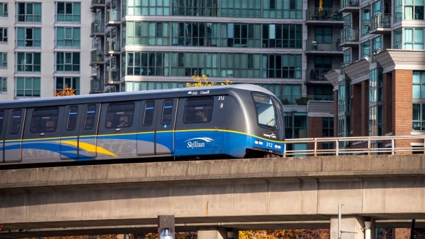 Trudeau pledges $14.9B for public transit projects