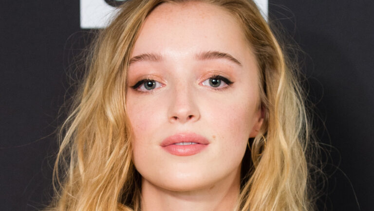 What Phoebe Dynevor Has To Say About The Rege-Jean Page Dating Rumors
