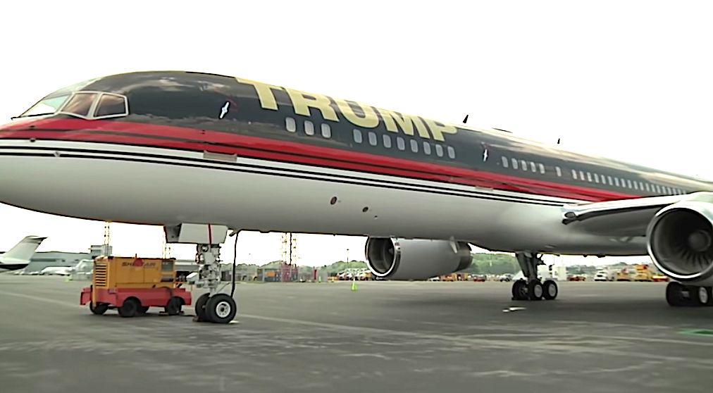 donald trumps personal boeing reportedly sits mouldering at small new york airport 1