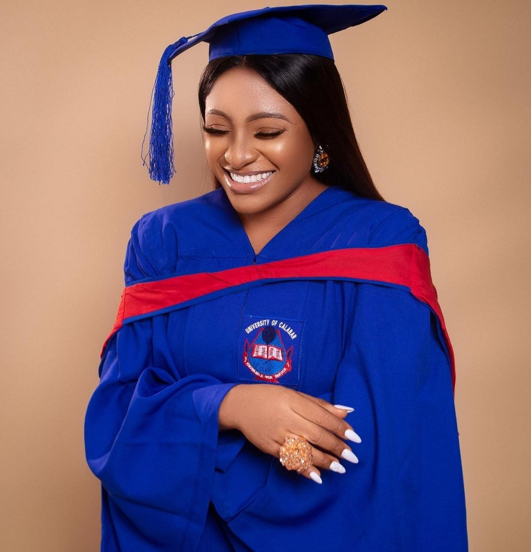 nursing mum who sat for exam while heavily pregnant becomes first and only graduate with first class in her departments history in unical