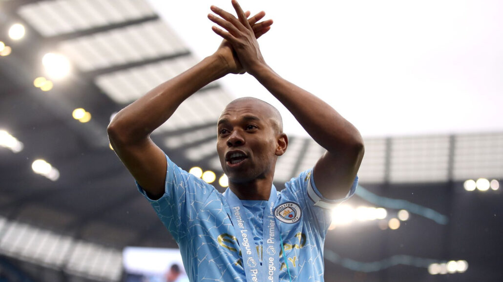 manchester city captain fernandinho signs new deal to stay at premier league champions until 2022