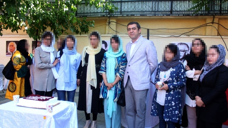 afghan canadian media publisher frustrated by red tape trying to bring staff family to safety 1