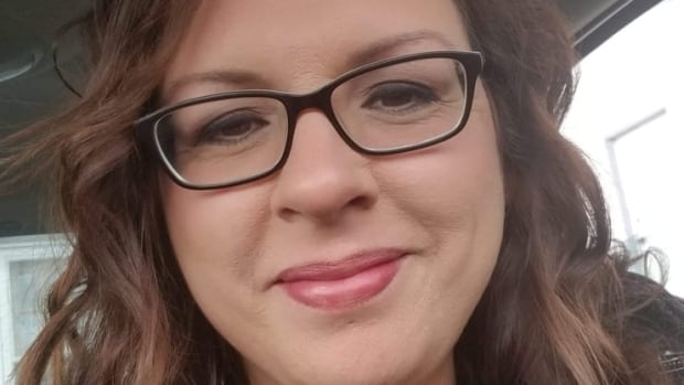 sixties scoop survivors call for federal inquiry and apology