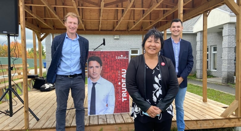 In northern Quebec, federal candidates are courting the Indigenous vote