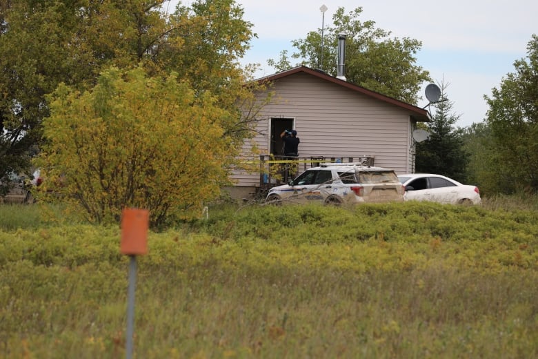 Shooting on Sask. First Nation leaves 2 dead, 1 wounded; RCMP search for suspect