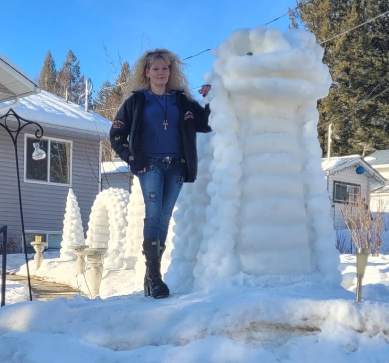 meet the b c woman who built a massive snowgopogo on her front lawn 1