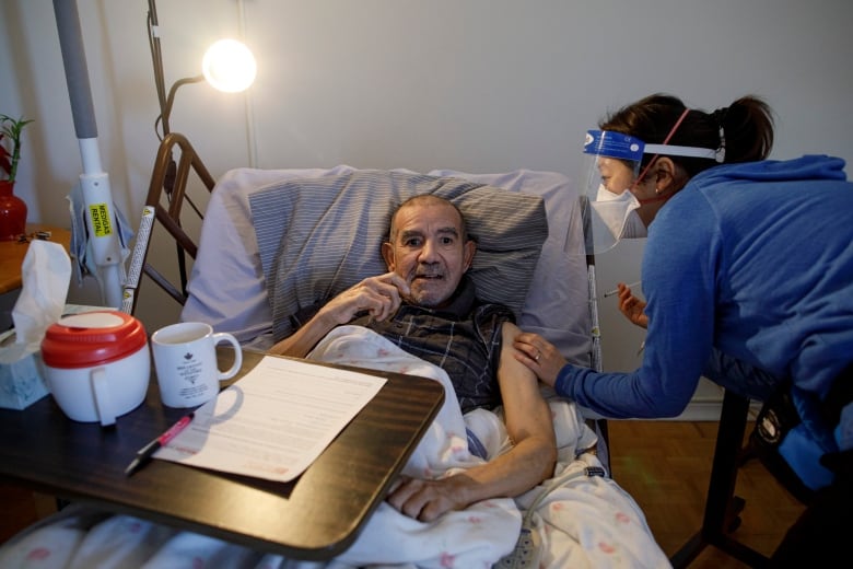 'My absolute dream job': Unique program brings physicians to housebound seniors