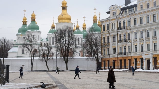 Canadians in Ukraine should leave while they still can, federal government warns