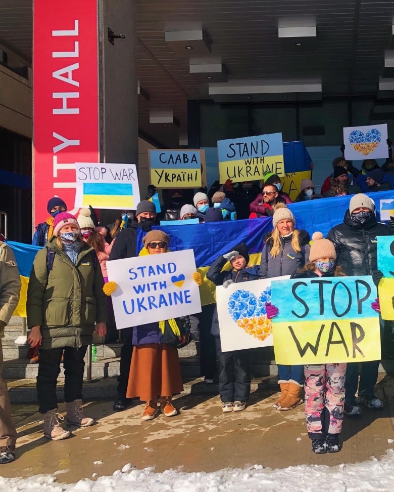 canadians show solidarity with ukraine through rallies calls for support