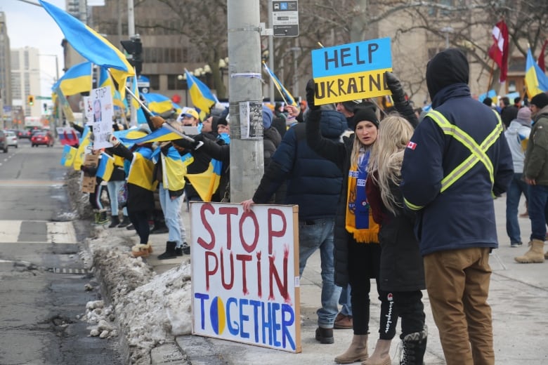 Demonstrations in solidarity with Ukraine held across Canada on Sunday