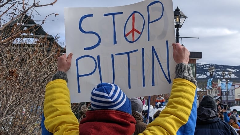demonstrations in solidarity with ukraine held across canada on sunday 18