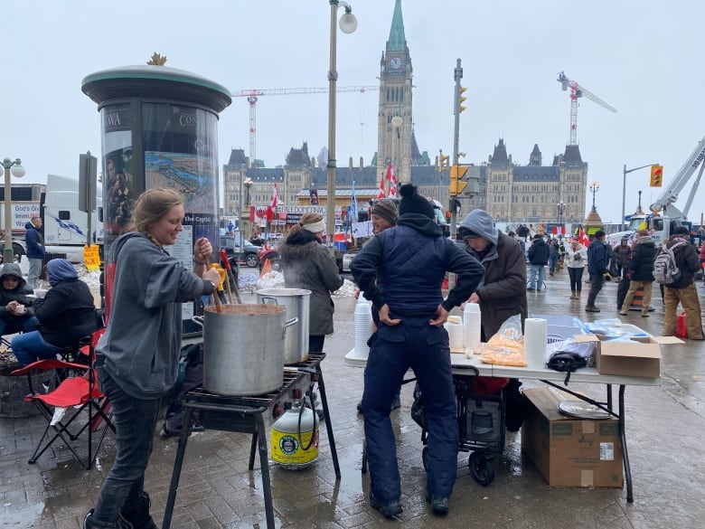 Inuit students, Nunavut MP avoid downtown Ottawa amid ongoing convoy protest