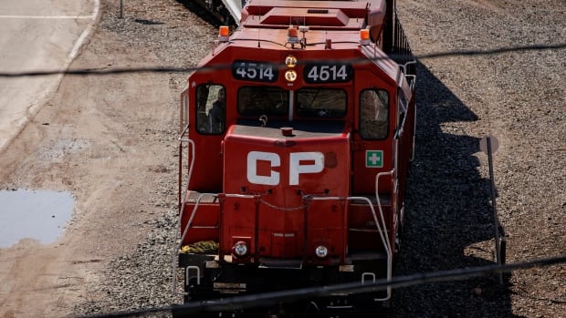 cp rail and union agree to binding arbitration to end work stoppage