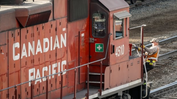 Shutdown begins at CP Rail as union, company continue negotiating