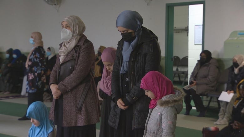 'An emotional comeback': Muslims prepare for 1st Ramadan together after COVID-19 restrictions lift